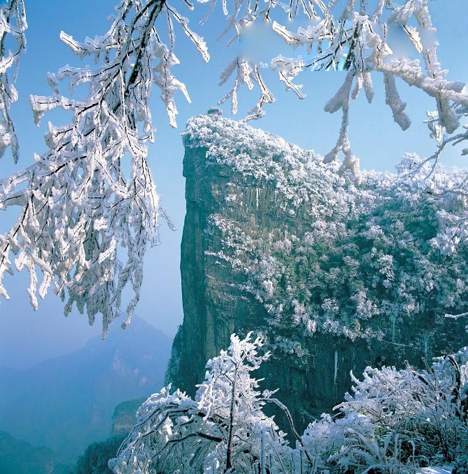 天门山雪景